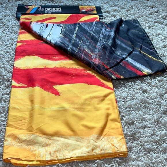 New Hot Wheels Tapestry Wall Decor - Picture 5 of 10